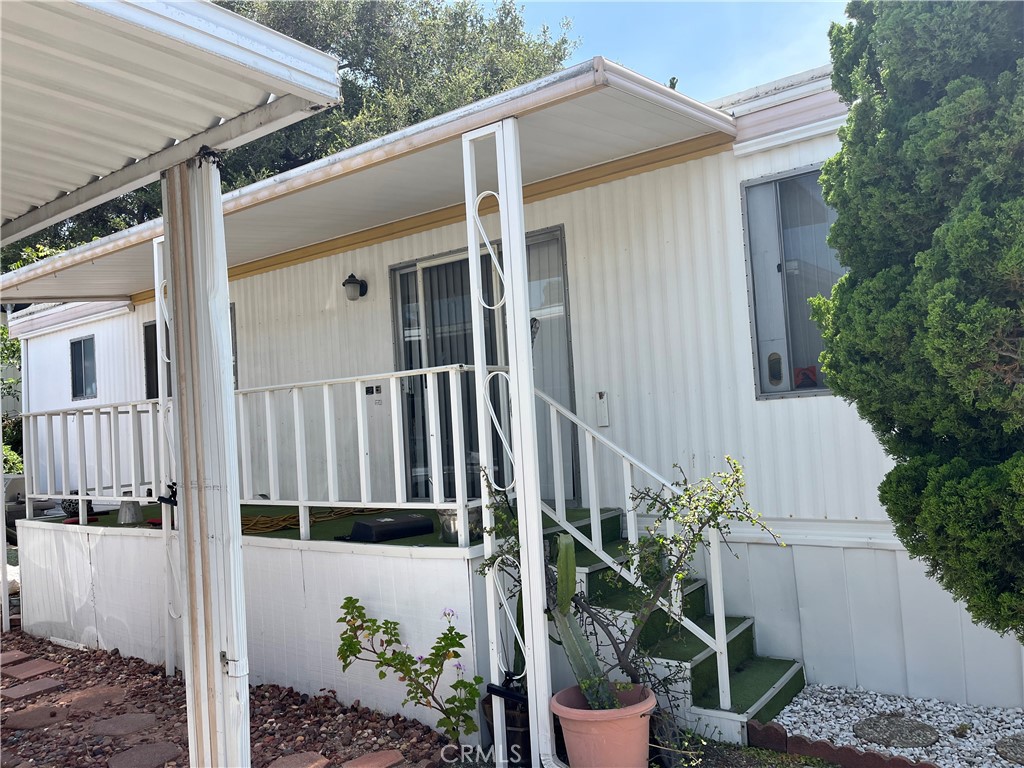 11401 N Topanga Boulevard 66