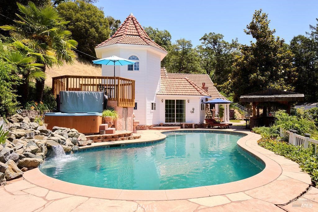 19400 Scenic Drive