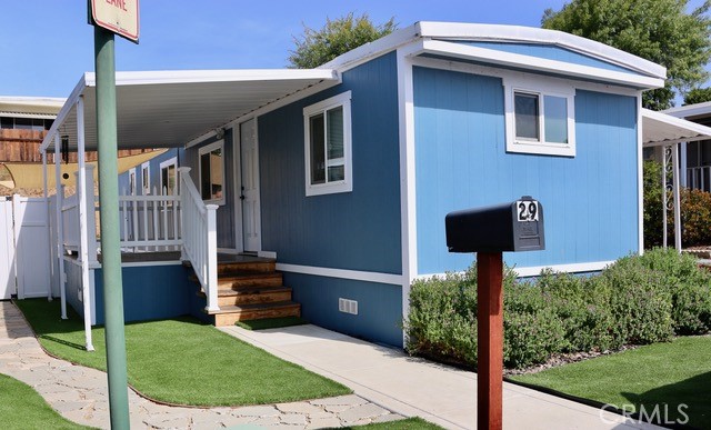 900 Howard Avenue 29