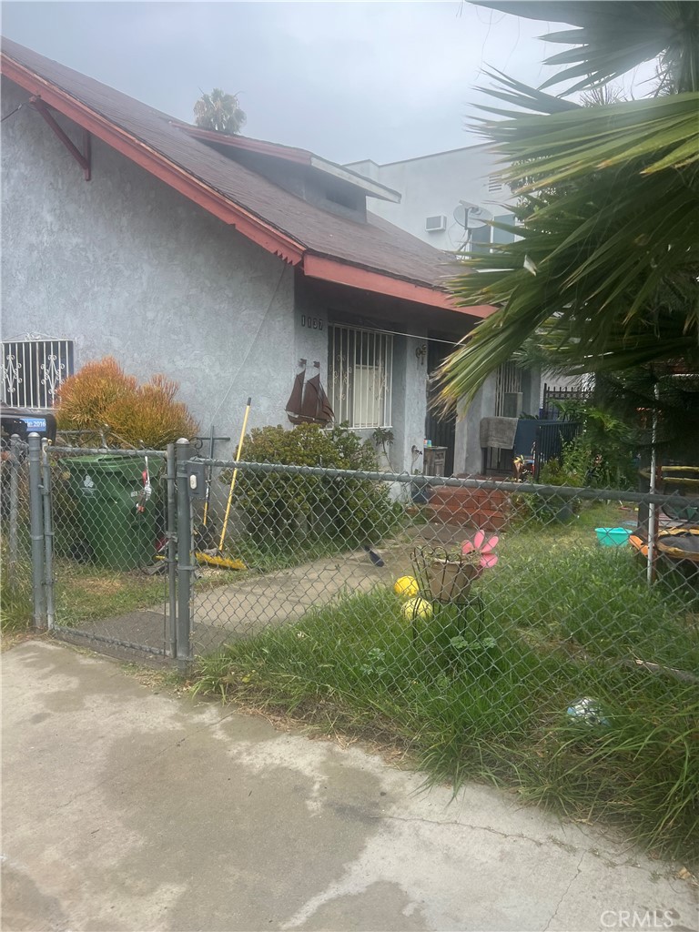 1137 N Ardmore