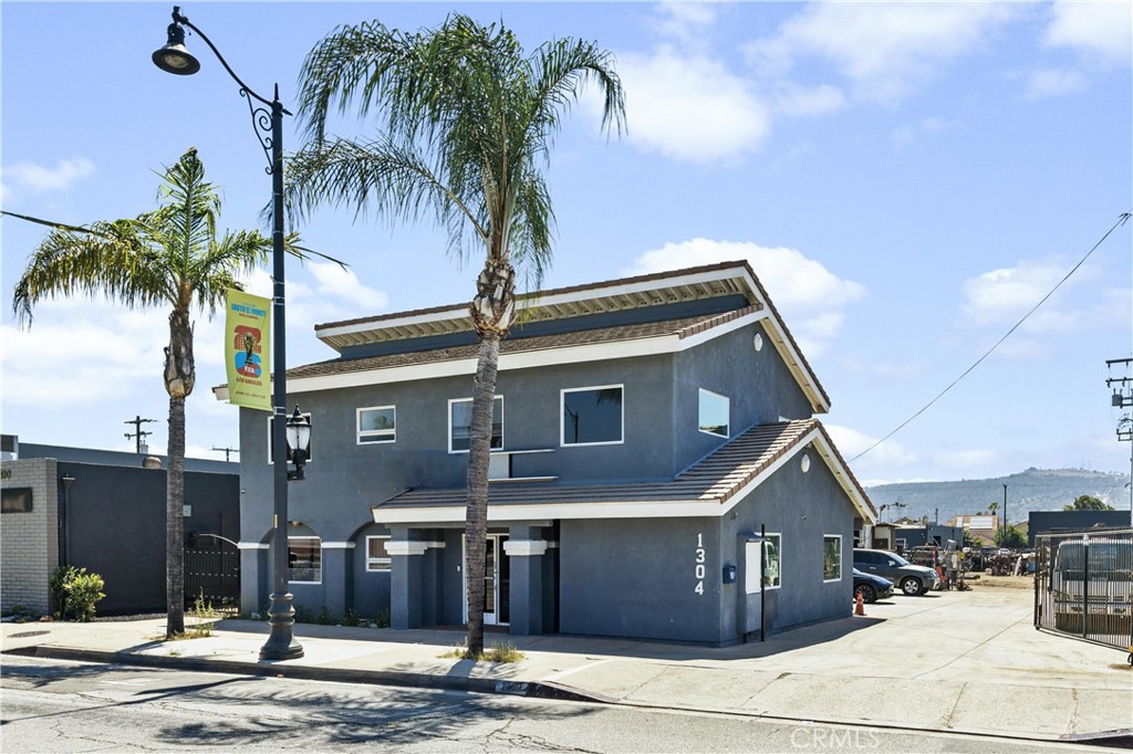 1304 Santa Anita