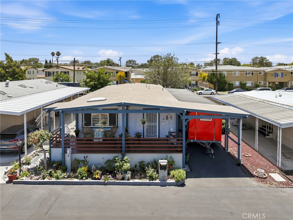 1201 W Valencia Drive 13