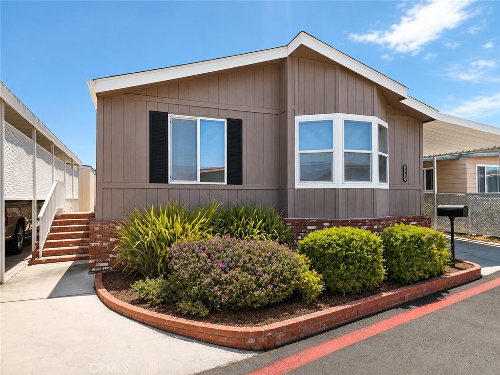19361 Brookhurst