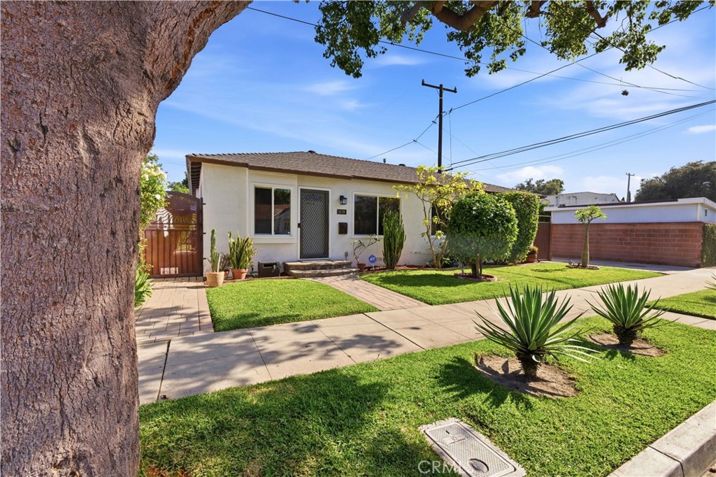 618 W 21st