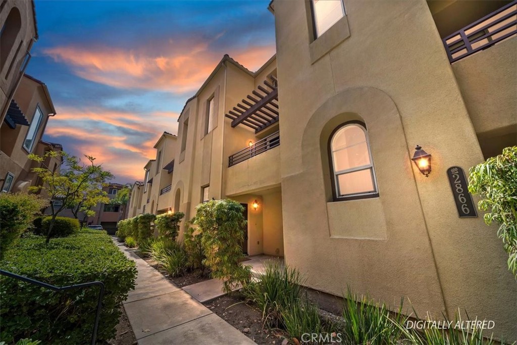 2868 Escala Circle