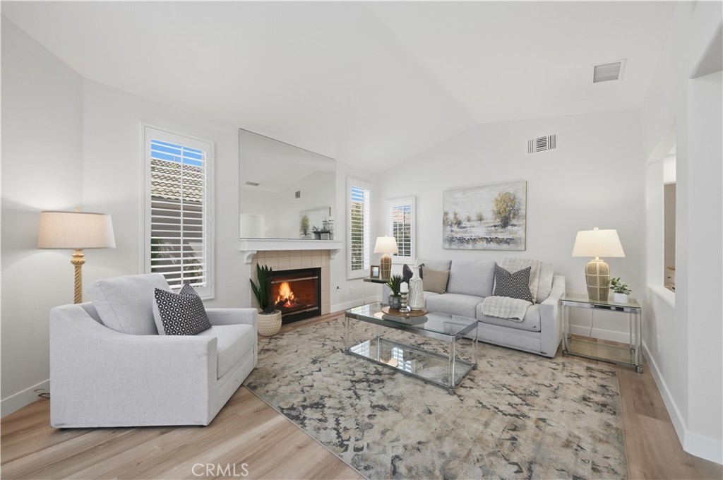 40502 Via Amapola