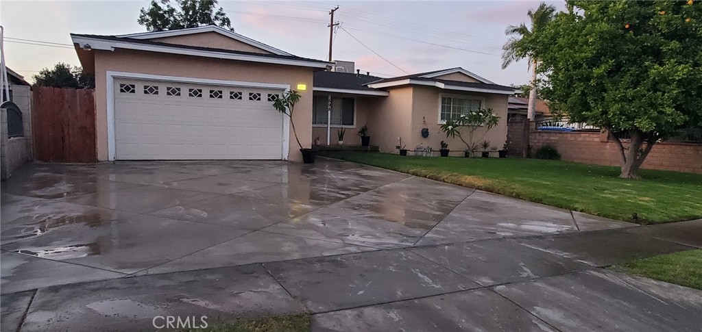 598 E Wilson