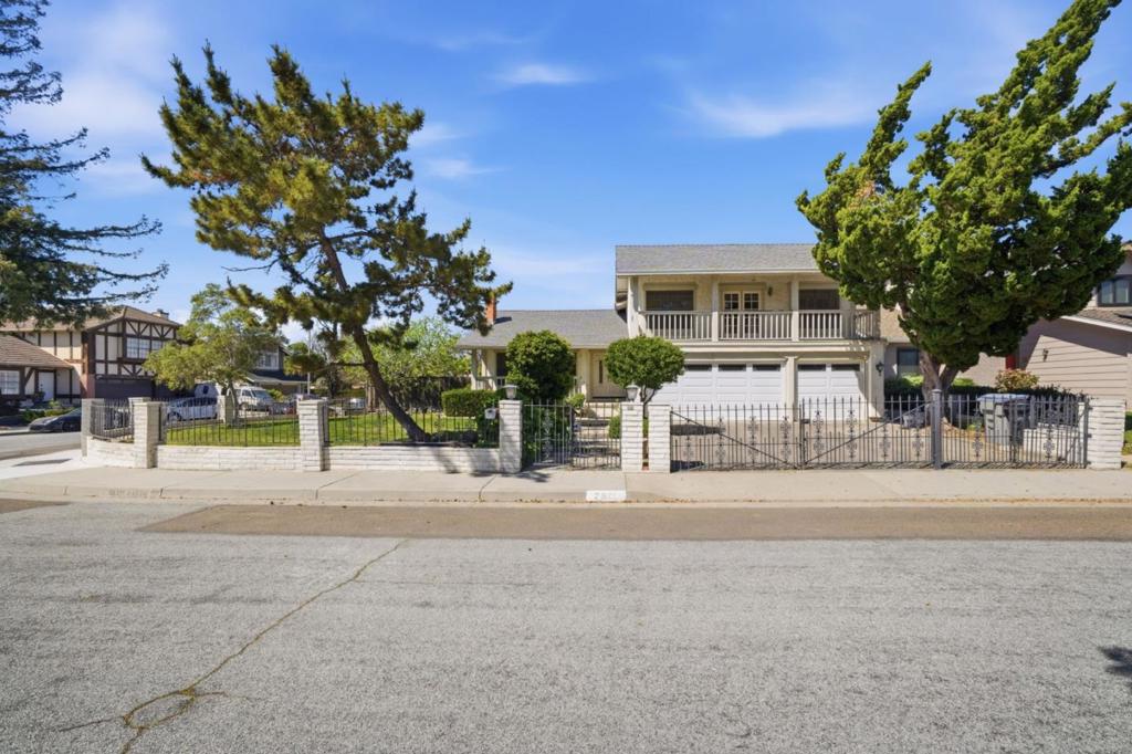 2811 Glen Firth Drive