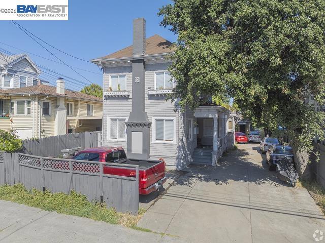 1832 Fruitvale Ave