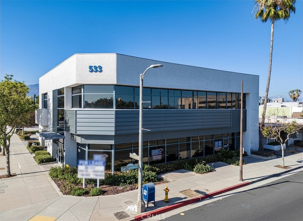 533 W Las Tunas Drive 102