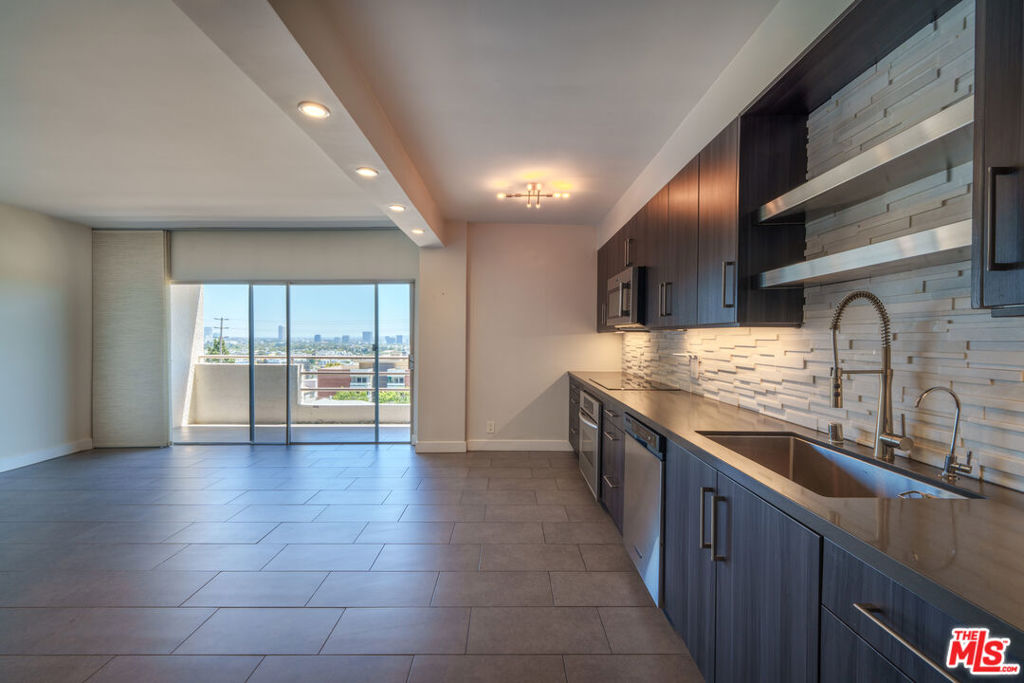 1131 Alta Loma Road 207
