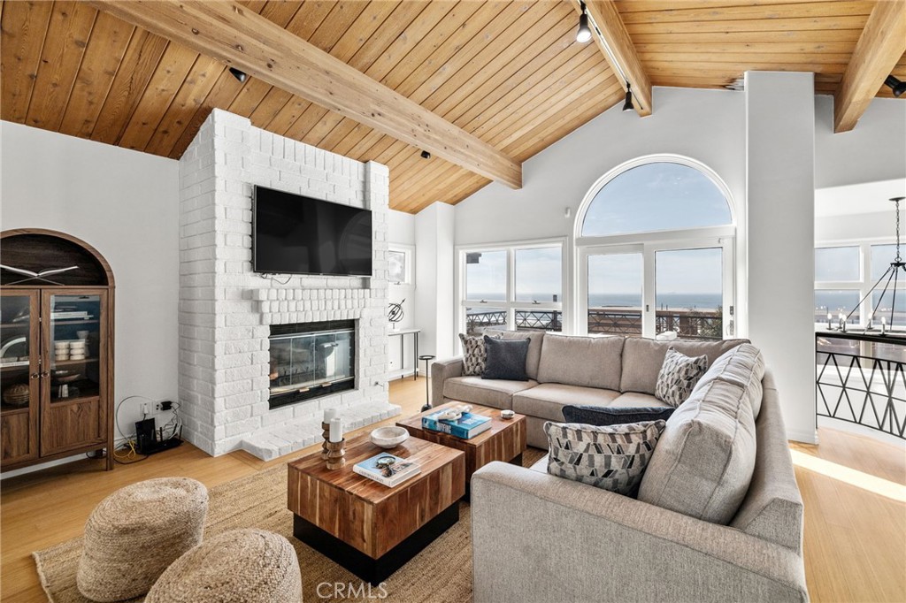 4104 Highland Avenue