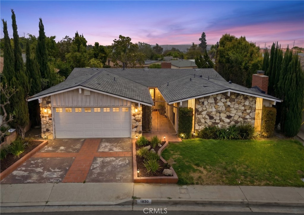 1630 Crest Vista Drive