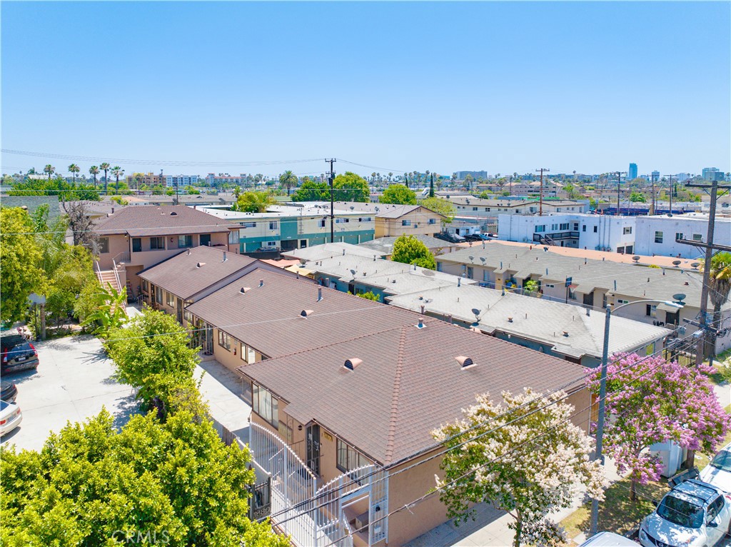 1876 Henderson Avenue