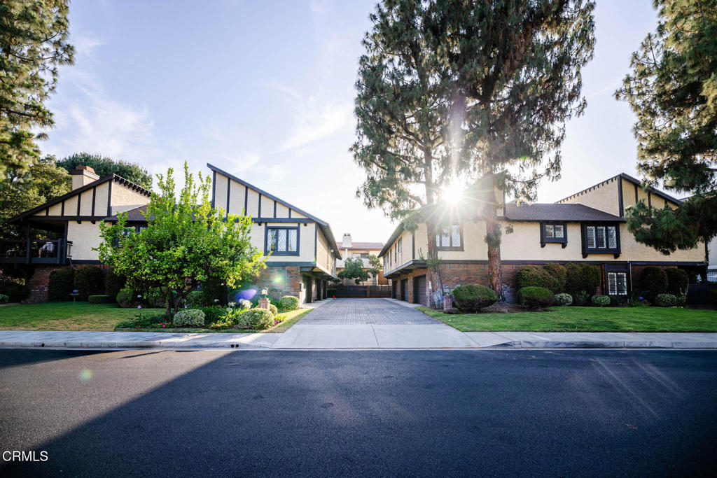 503 W Duarte Road 6