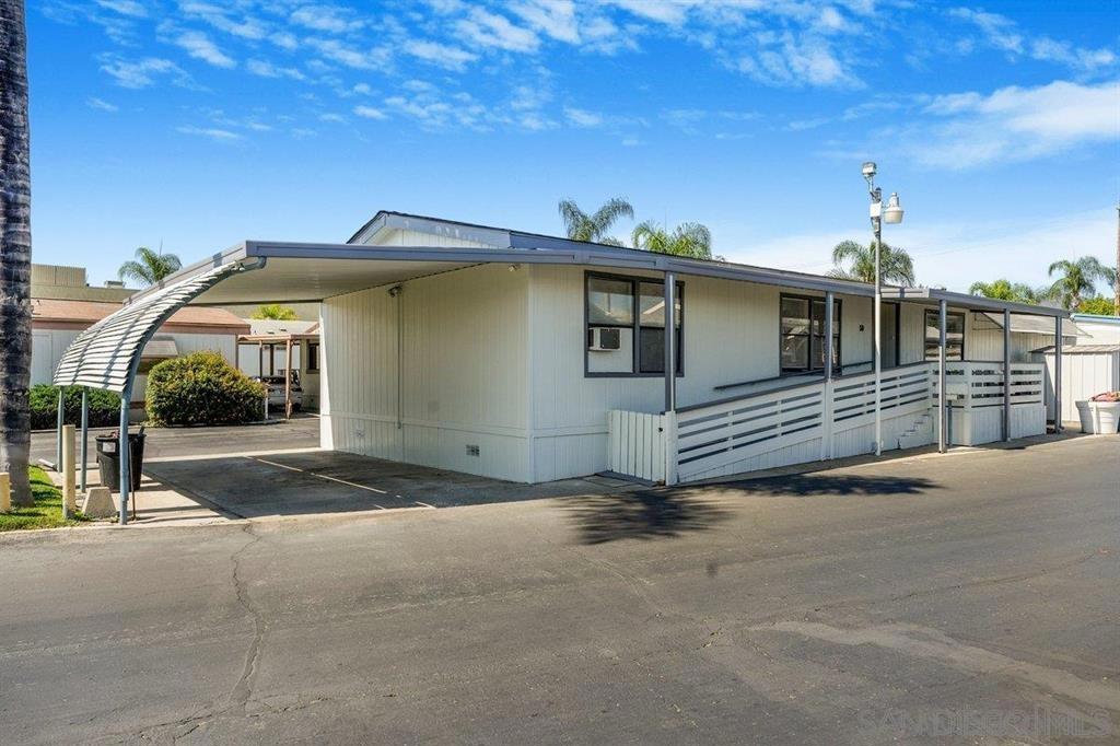 211 N Citrus Avenue #50