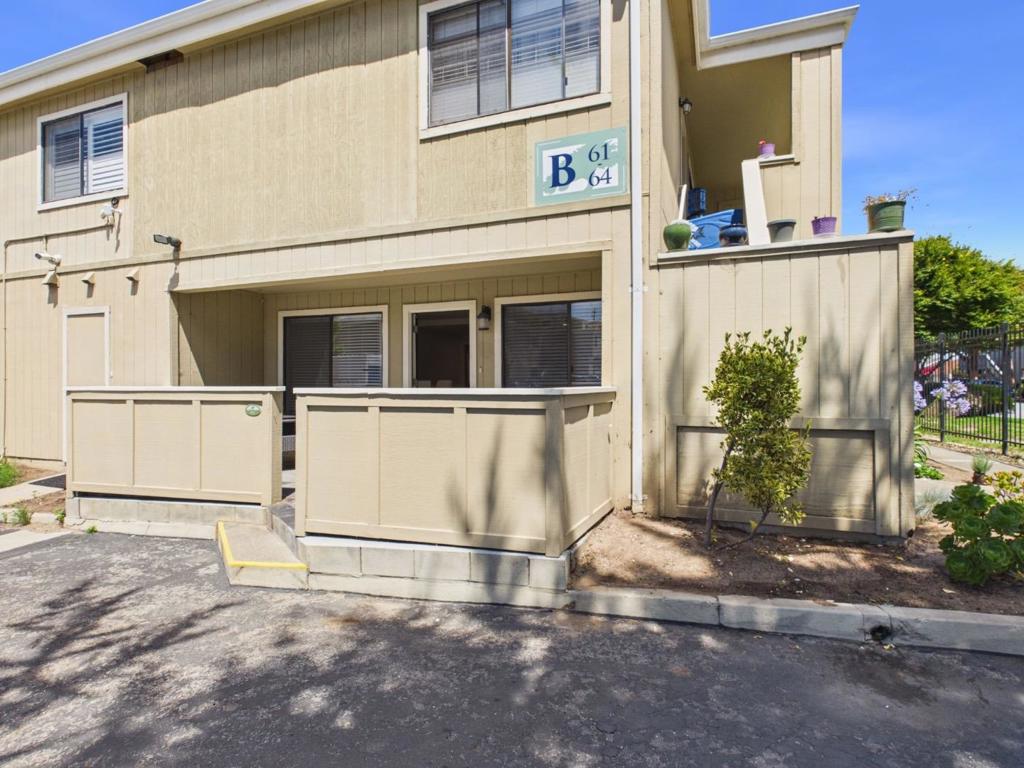820 Casanova Avenue 61