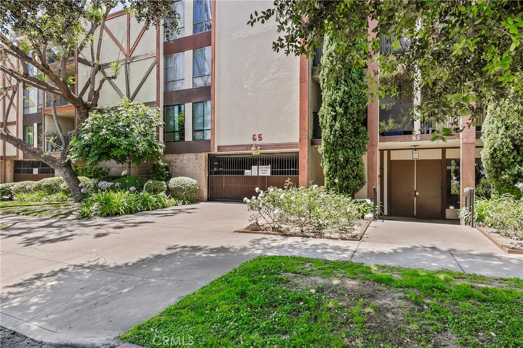 65 N Allen Avenue 305