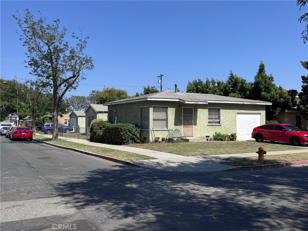 3404 E 65th