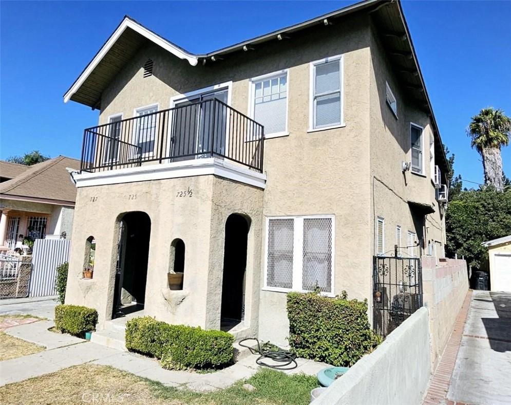725 W 41st