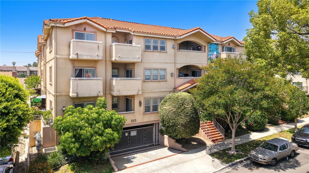 555 E Santa Anita 301