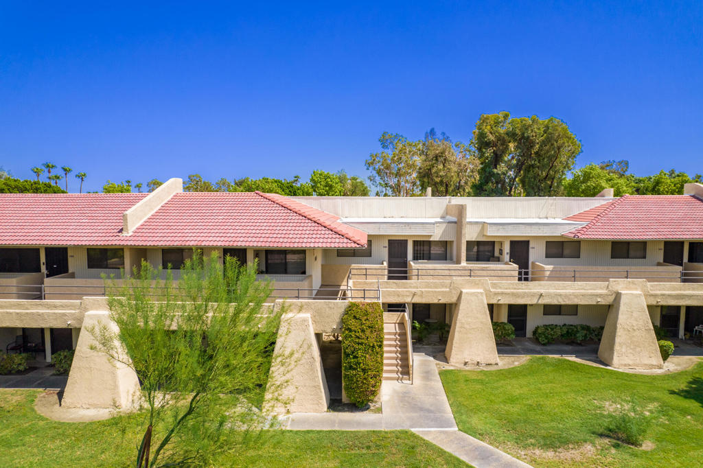 2822 N Auburn Court 208