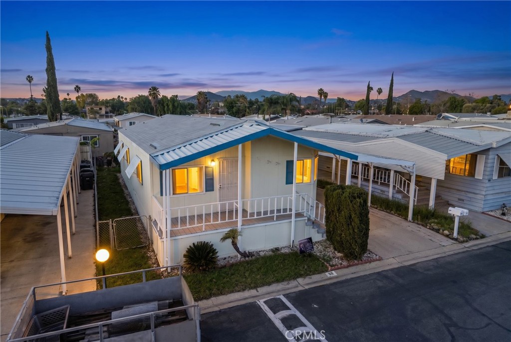 777 S Temescal 69