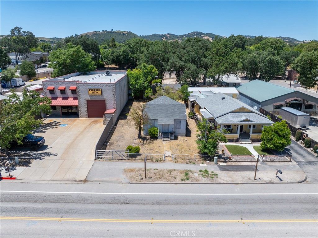 1615 Riverside