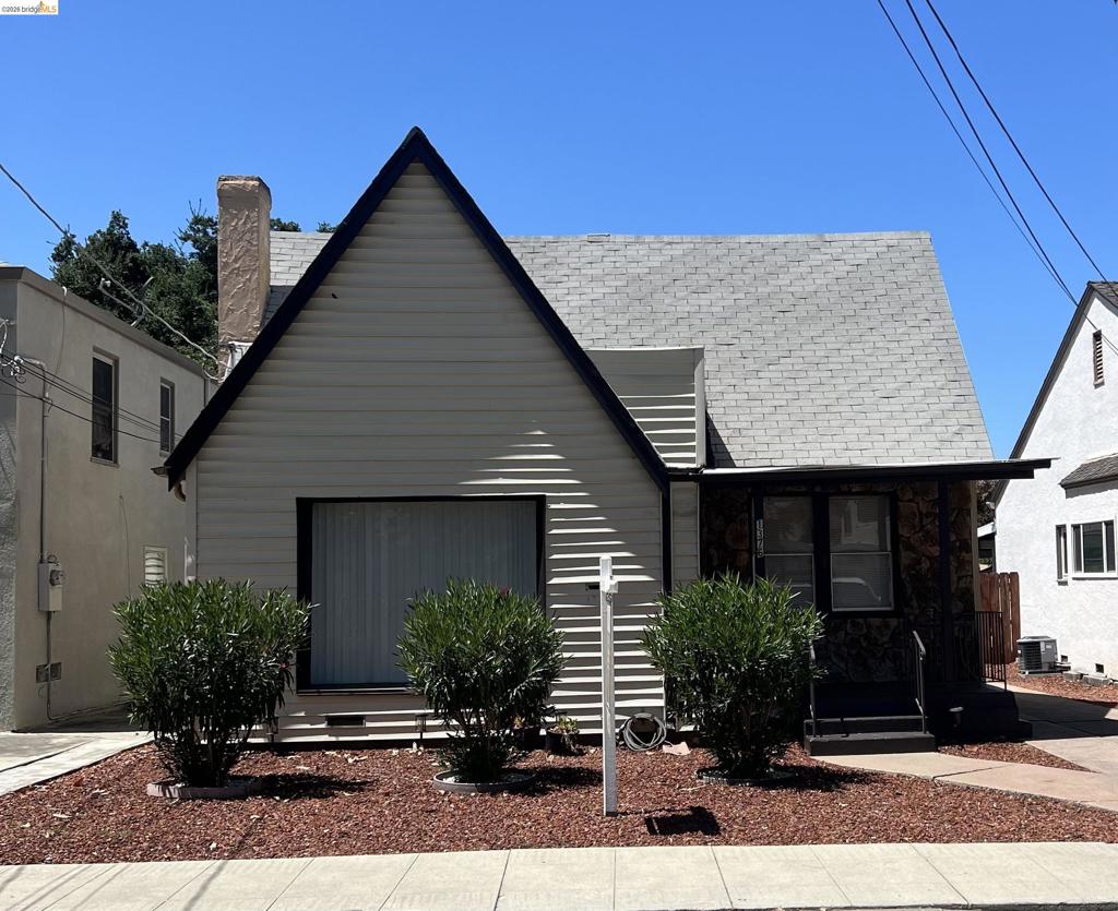 1376 Elm Street