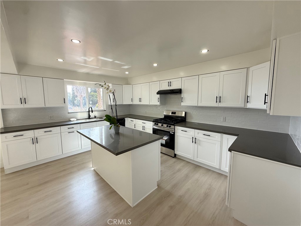 564 W Macarthur 3