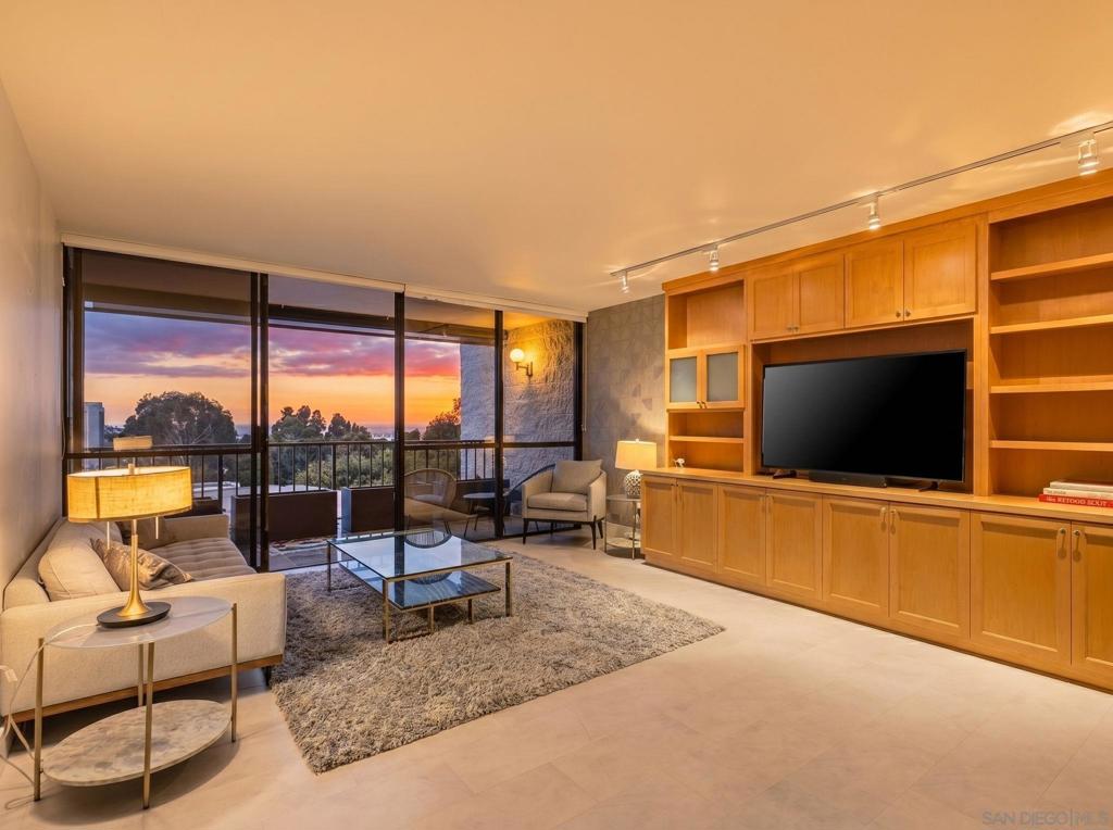 2500 Torrey Pines Rd 403