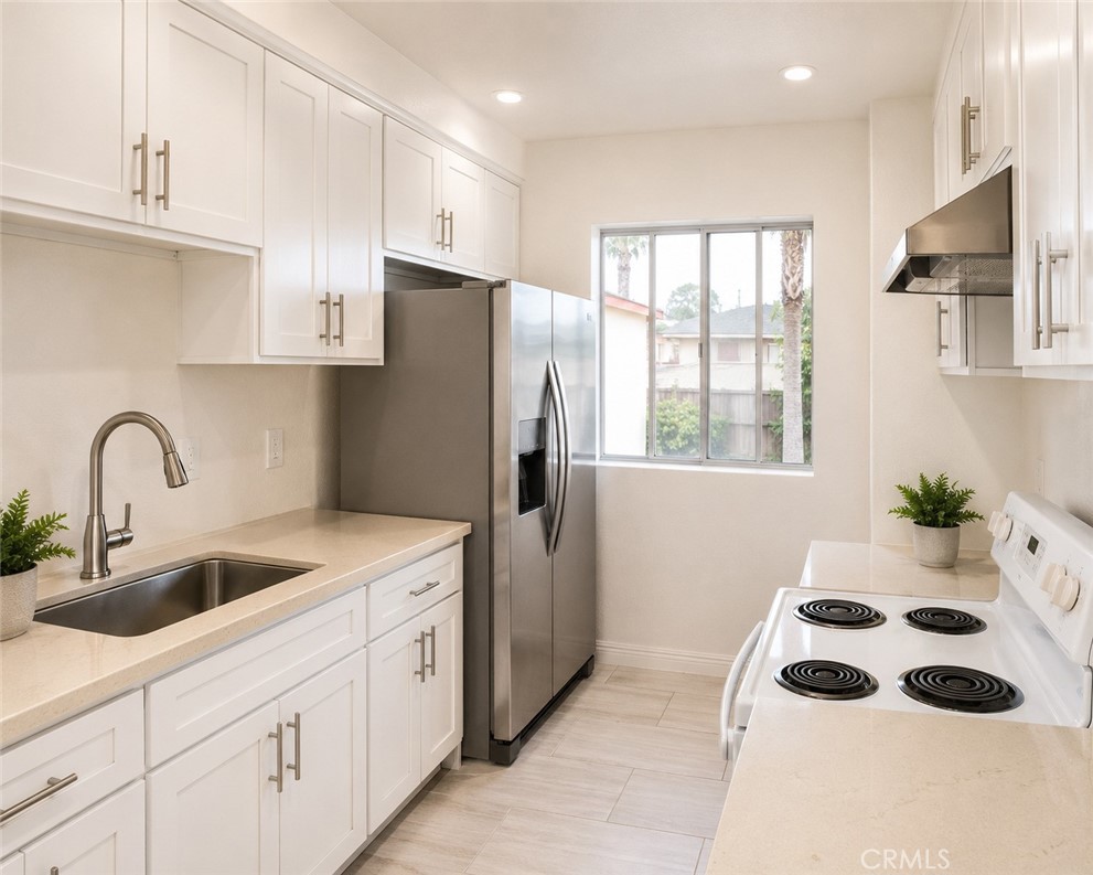 1120 Bahia Court B