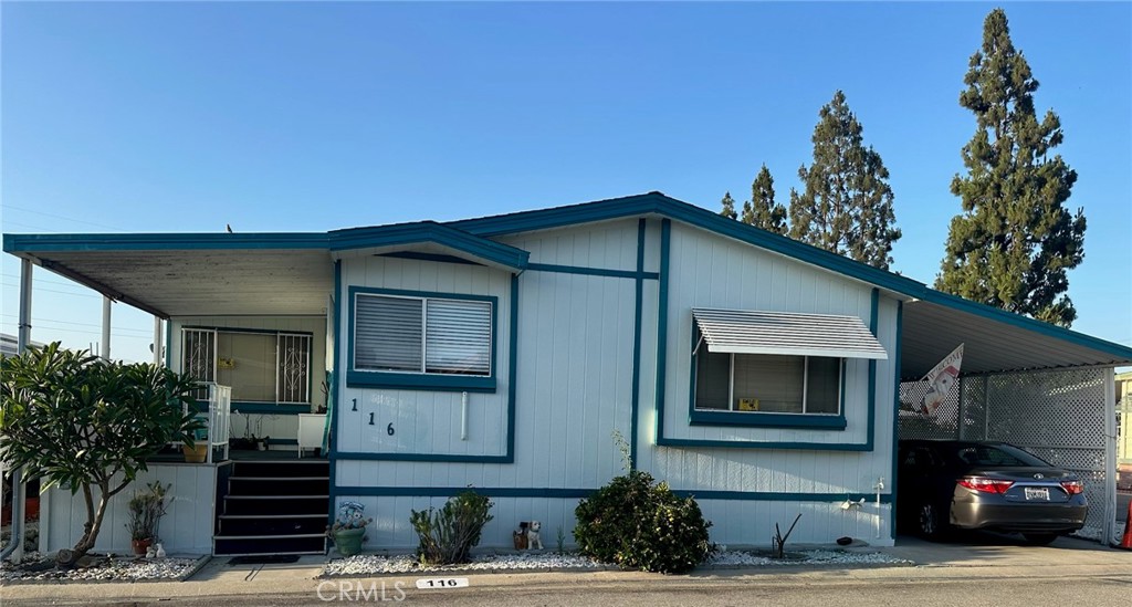 8509 Beverly 116