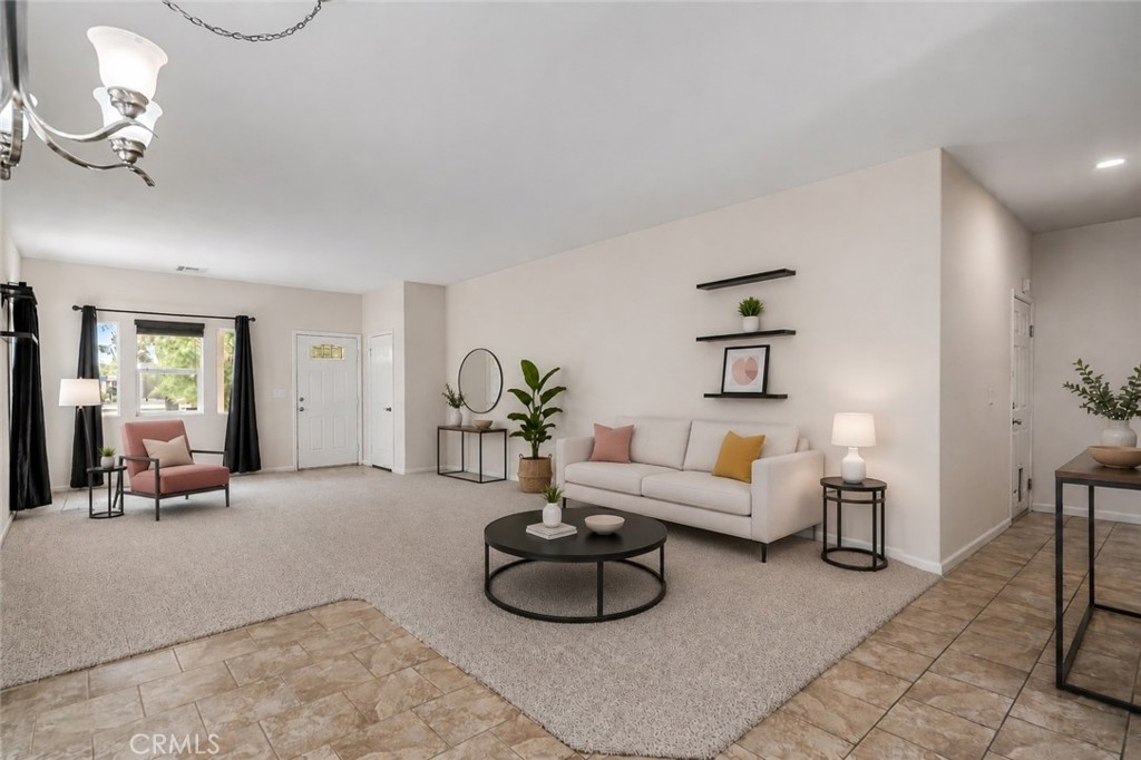 1315 W Avenue I