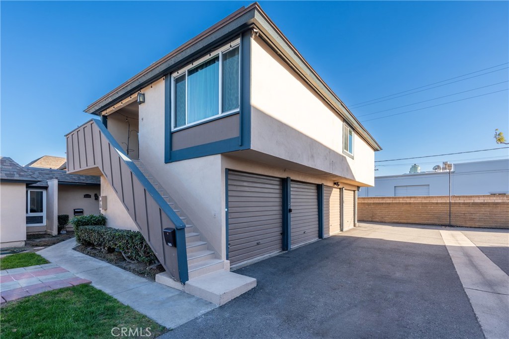 1143 S Clifpark