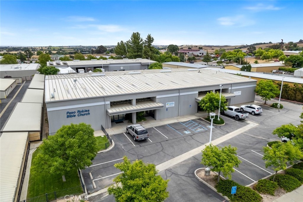 2200 Golden Hill