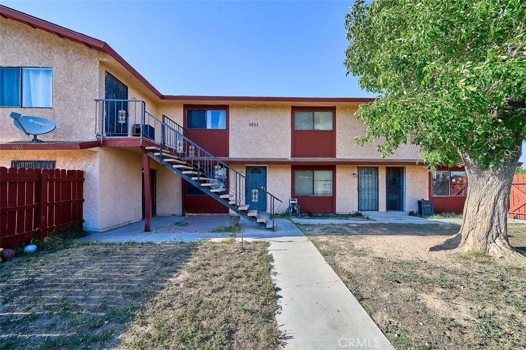 1011 W Avenue H12
