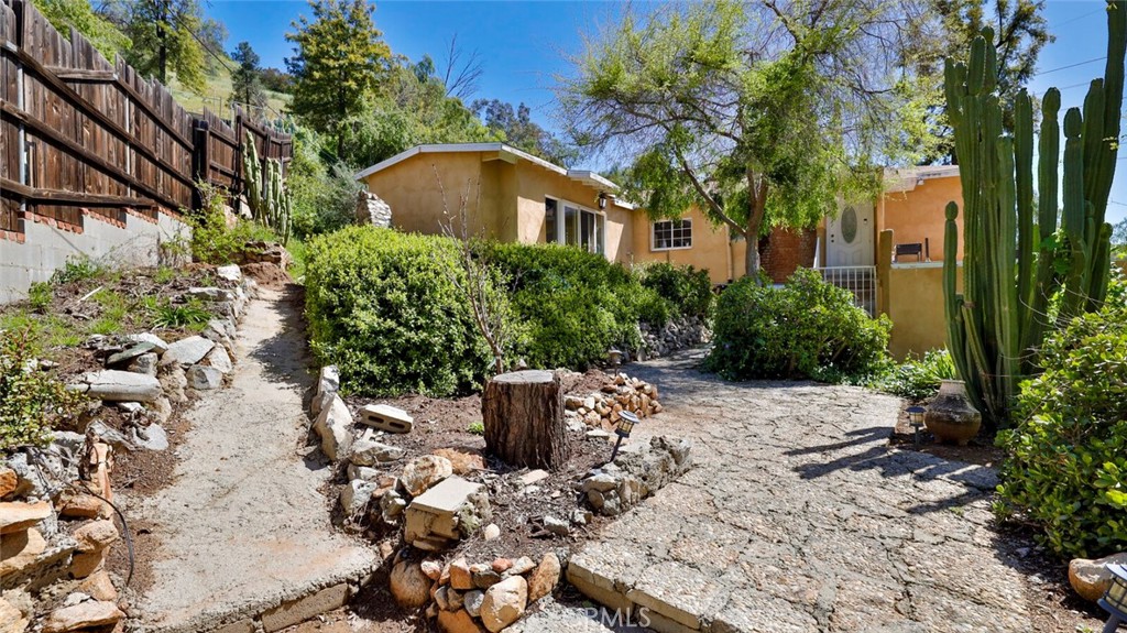 10058 Sunland Boulevard