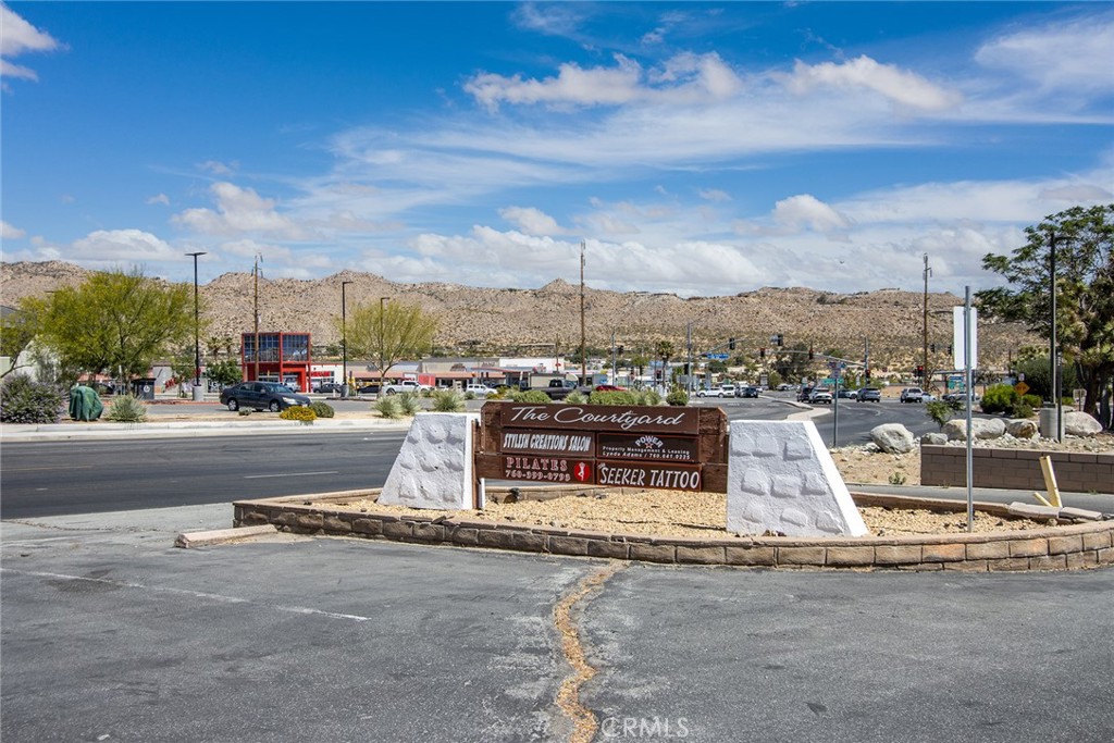 7211 Joshua Lane 9-10