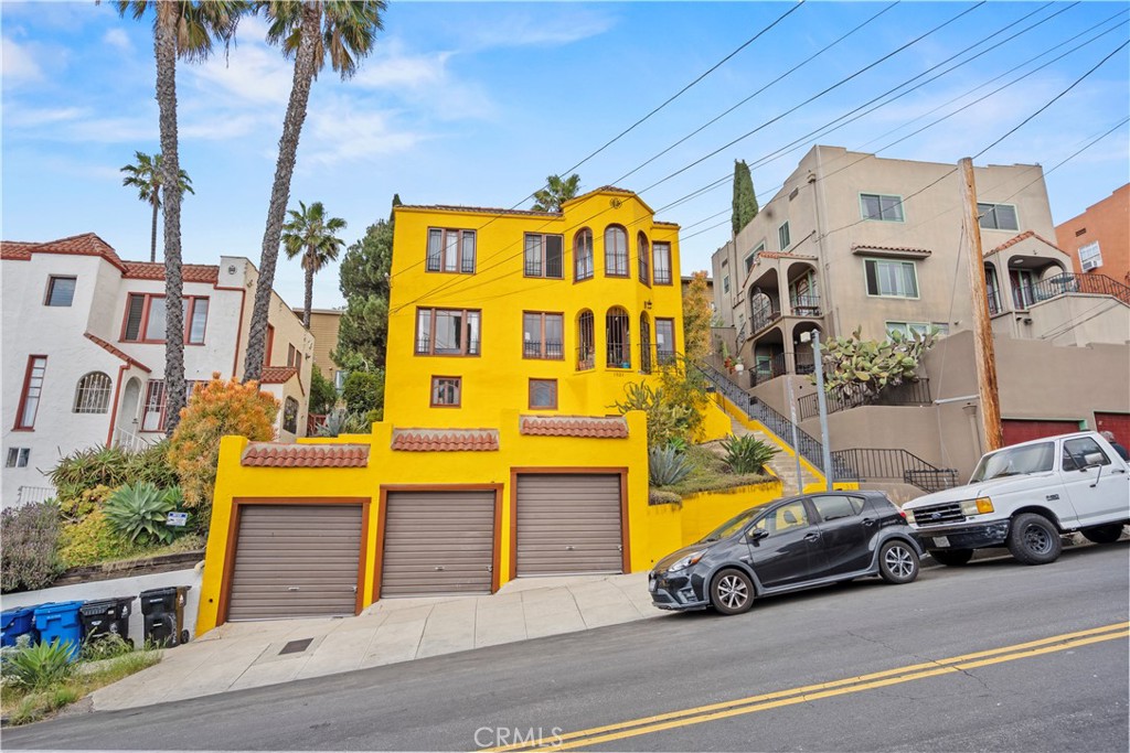 1919 Scott Avenue