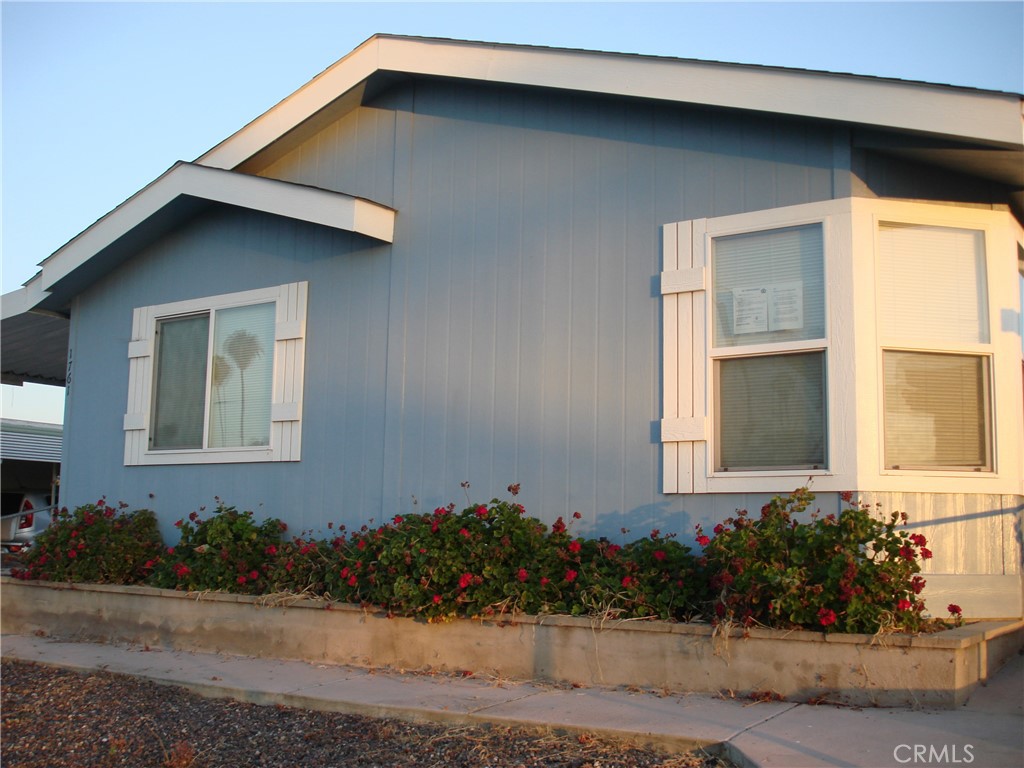 1761 W Johnston