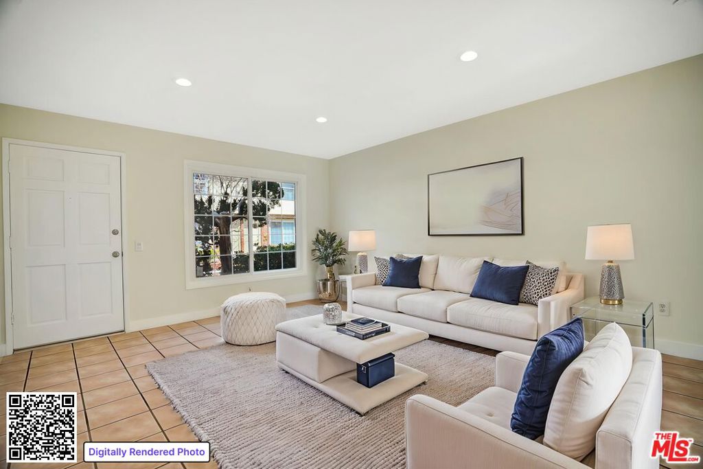 10065 De Soto Avenue 304