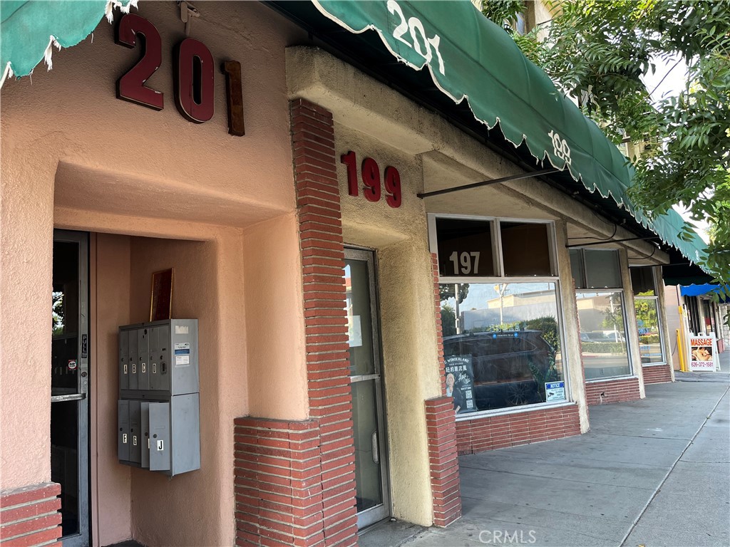 193 W Las Tunas Drive