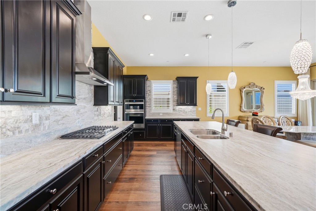 11829 Wandering Way