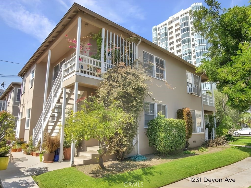 1231 Devon Avenue