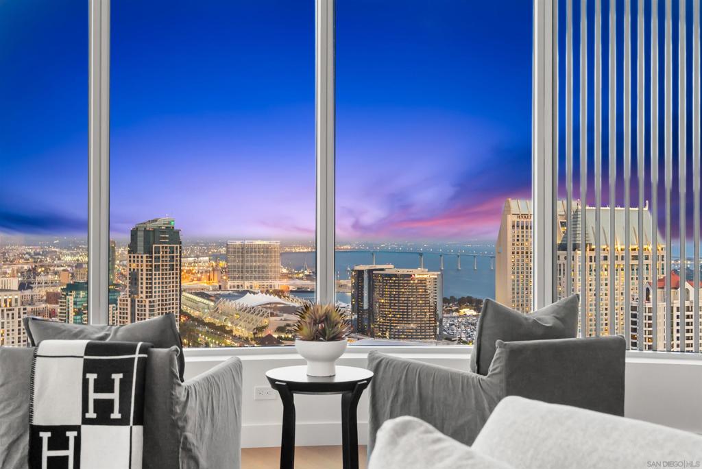 888 W E Street 3904