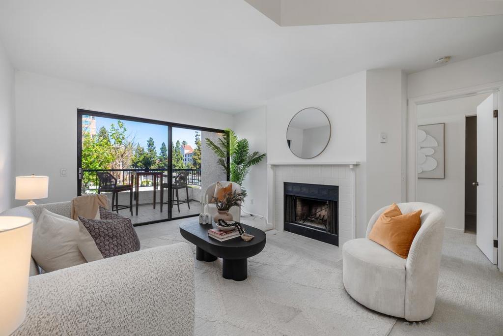 3525 Lebon Dr. 302