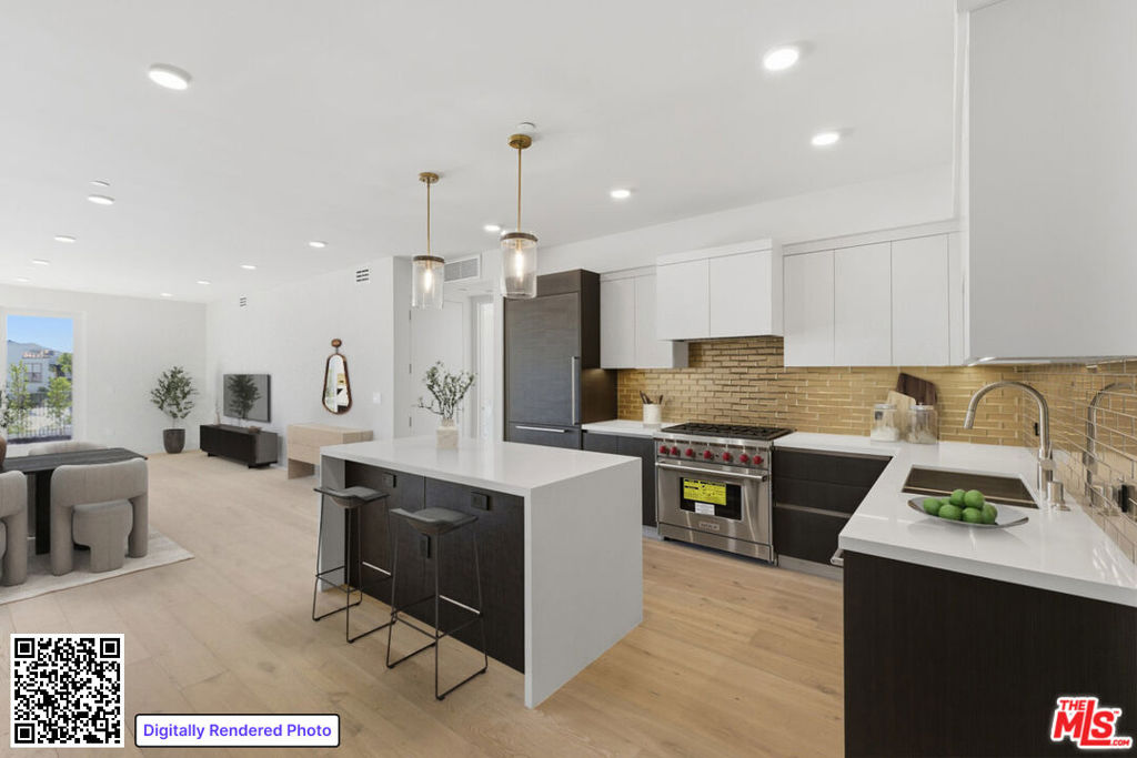 505 S Barrington Avenue 404