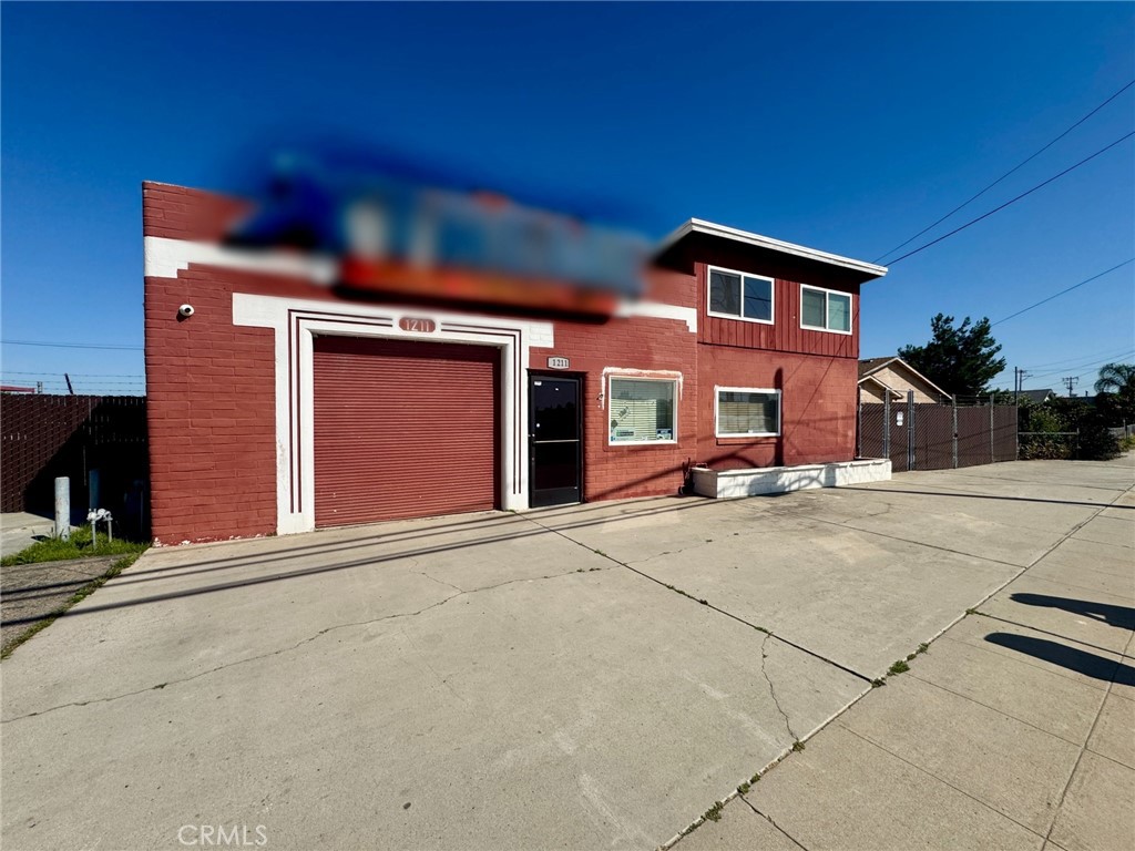 1217 E Yosemite