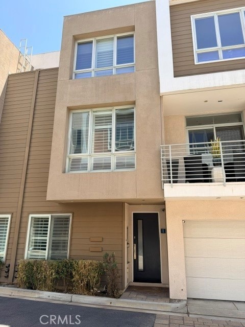 1400 N Fuller 8